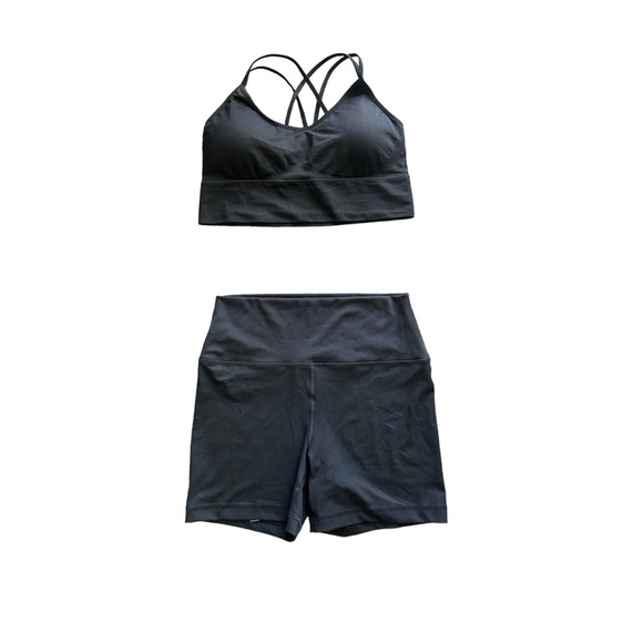 NWOT YOGALICIOUS LUX High Waisted Yoga Shorts with Sports Bra Set. - Picture 2 of 5